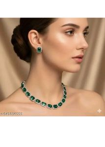 Emerald &amp; Diamond Necklace Set