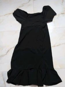 Chic Black Puff Sleeve Midi Dress