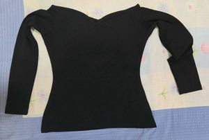 Chic Black Off-Shoulder Long Sleeve Top