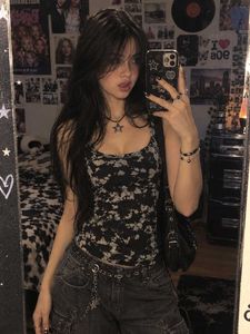 🇳🇿💫🎀Edgy Floral Print Camisole Top