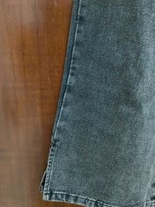Urbanic Small Side Slit Flared Jeans