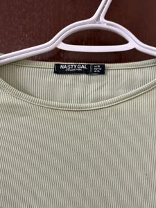 Cute Light Green Cropped Long Sleeve Top