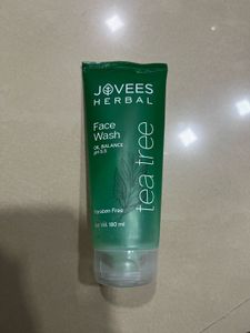 Jovees Herbal Tea Tree Face Wash