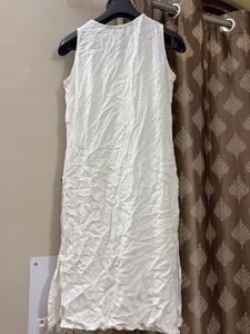Elegant White Embroidered Kurta