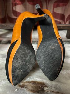 Nude Steletoes