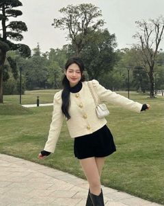 Chic Cream Tweed Jacket