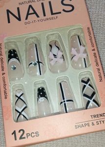 Black &amp;nude floral press on nails
