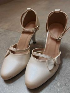 Elegant Off White Bow Heels