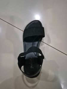 Black Flat Sandals with Elastic Straps