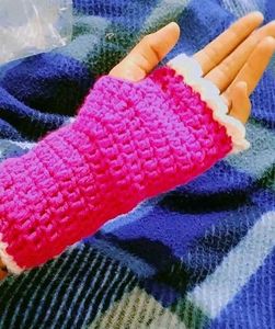 Crocheted Arm Warmers with Bows