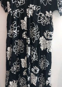 Stylish black &amp; white Floral Print Midi Dress