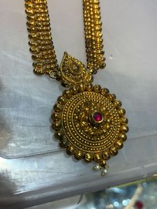 Elegant Gold-Plated Necklace with Pendant