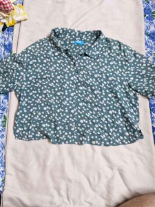 Cute Floral Print Cropped Shirt