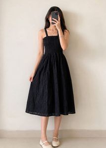 Chic Black Smocked Midi Dress🖤