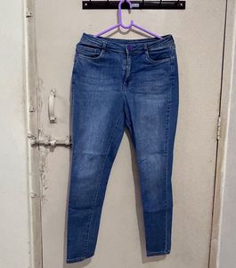 High-Waisted Slim Jeans Size 30