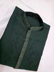 Men's Green Embroidered Kurta