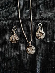 Silver Filigree Necklace &amp; Earring Set