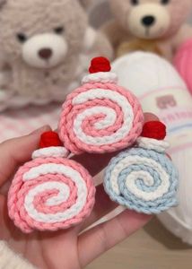 Swiss Roll keychain 🍥