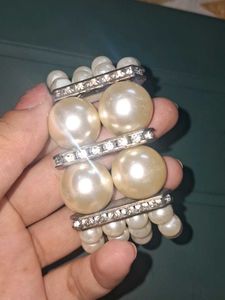 Elegant Pearl and Rhinestone Bracelet