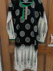 Stylish Black &amp; White Printed Kurta