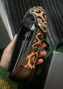 Chic Leopard Print Ballet Flats