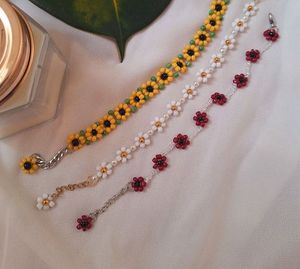 Daisy Beaded Bracelet Set