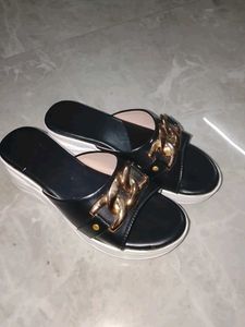 Chic Chain Detail Wedge Sandals