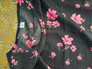 Chic Floral Print Black Top