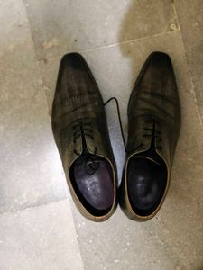 louis Phillipe size UK- 10.5 formal shoe