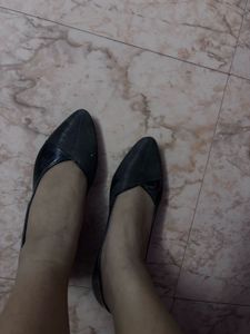 Stylish Black Pointed Toe Flats