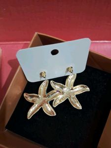 very cute and artistic starfish 💫 earrings