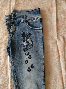 Girls' Blue Embellished Capri jeans