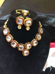 Kundan Heavy Stone Necklace With Mangtika