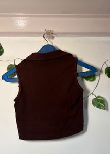 Ribbed Collared Sleeveless Crop Top