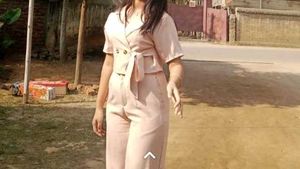 Chic Pink Cropped Blazer &amp; Wide-Leg Pants Set