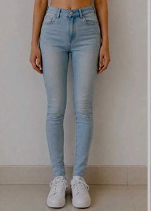Light Wash Skinny Jeans