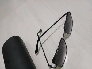 Stylish Square Sunglasses with Case
