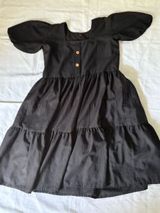 Chic Black Tiered Square Neck Dress