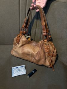 FOSSILS Stylish Embossed Leather Shoulder Bag
