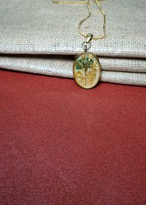Unique Real Flower &amp; Gold Flakes Pendant Necklace
