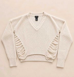 DISTRESSED V-NECK FRINGE KNIT SWEATER