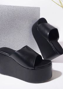 Chic Black Platform Wedge Slides
