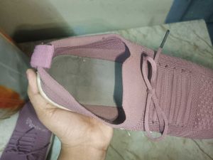 Stylish mauve Sneakers
