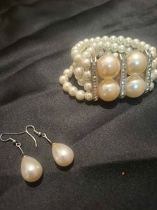 Pearl Bracelet and matching earrings