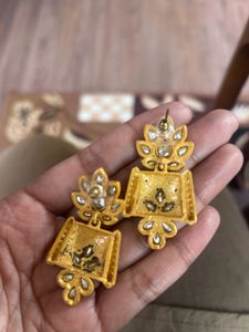 Elegant Gold Necklace &amp; Earring Set