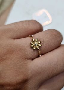 Anti tarnish adjustable daisy ring