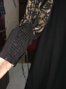 Elegant Burkha Only 1 Flow In Bottom Small Stiche