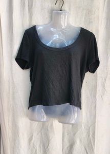 Classic Black Cropped T-Shirt