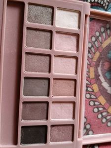 Maybelline The Blushed Nudes Eyeshadow Palette