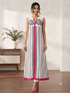 Stylish Sleeveless Kurta with Striped Pattern